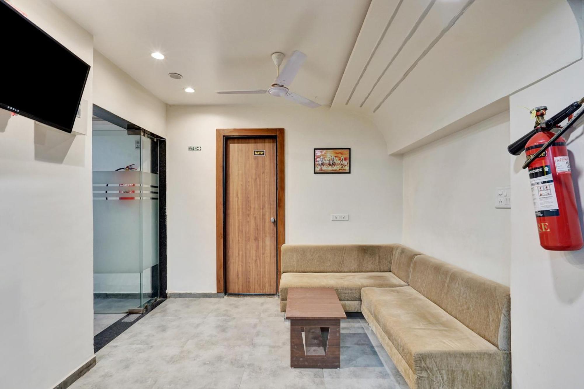 Super Collection O Kudasan Gandhinagar Formerly Hotel Royal Mansion Eksteriør billede
